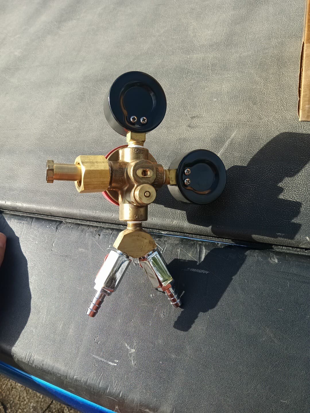 MicroMatic Primary Double Gauge Dual barb Co2 Regulator. 3