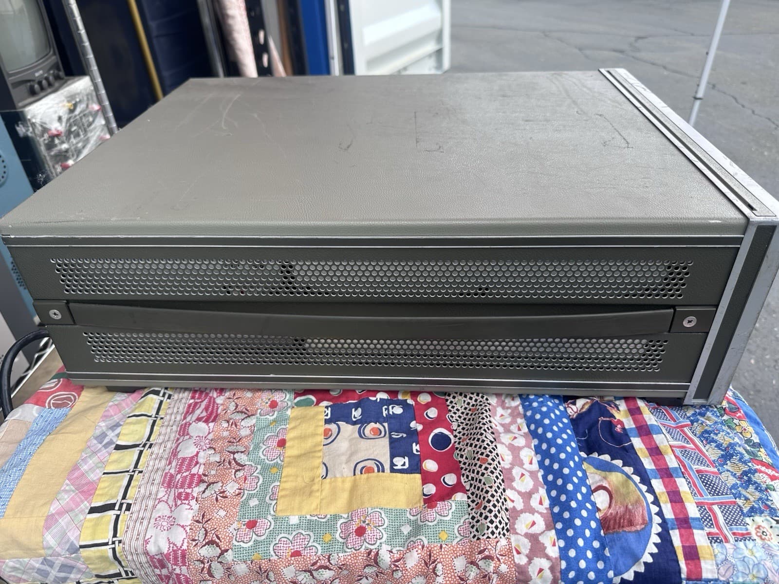 HP 4275A Opt 001 Multi-Frequency LCR Meter 10 kHz to 10 MHz Powers On 4