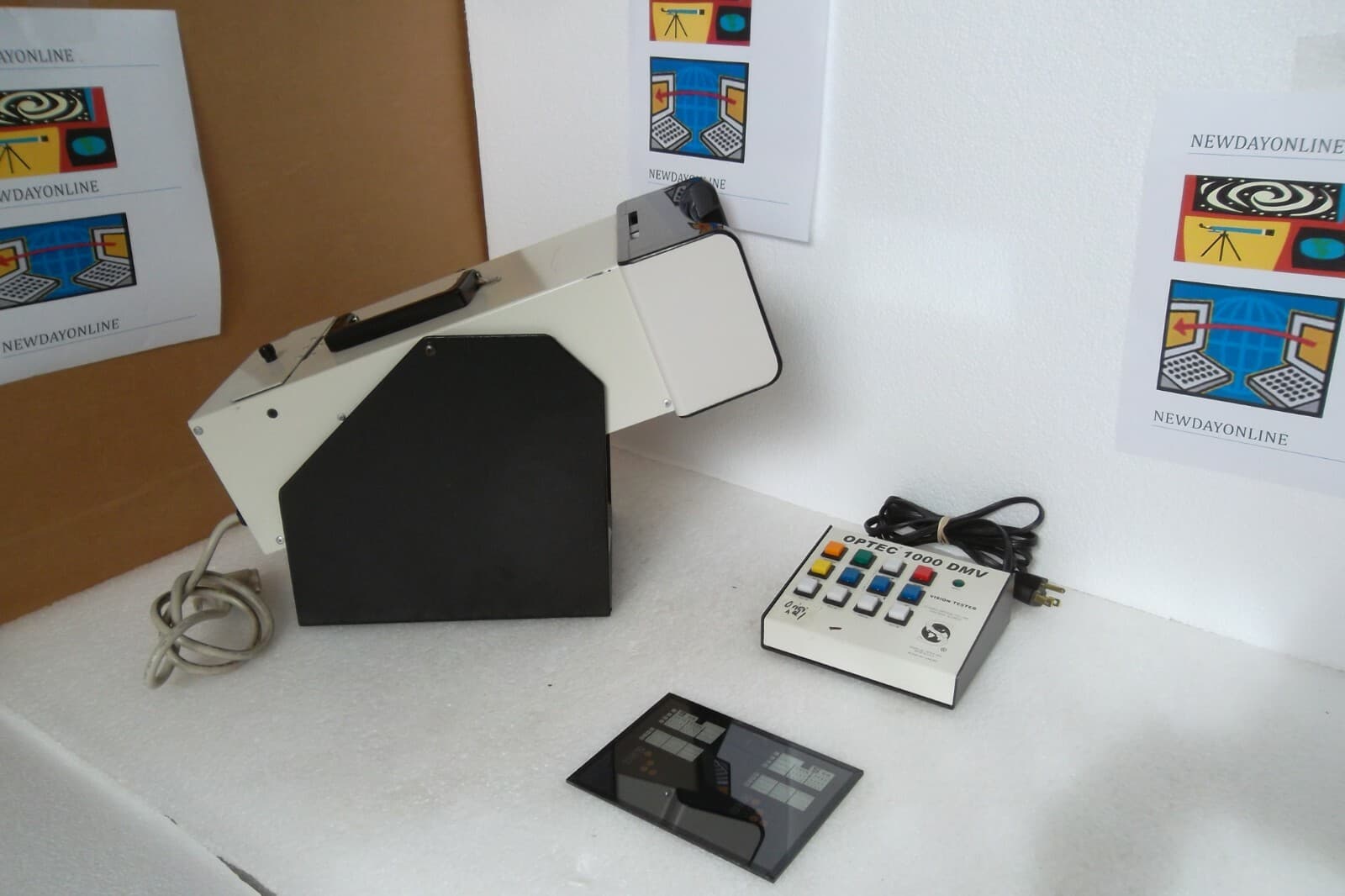 Stereo OPTEC 1000 DMV Vision Tester / Screener w/Keypad Controller Slide TESTED 5