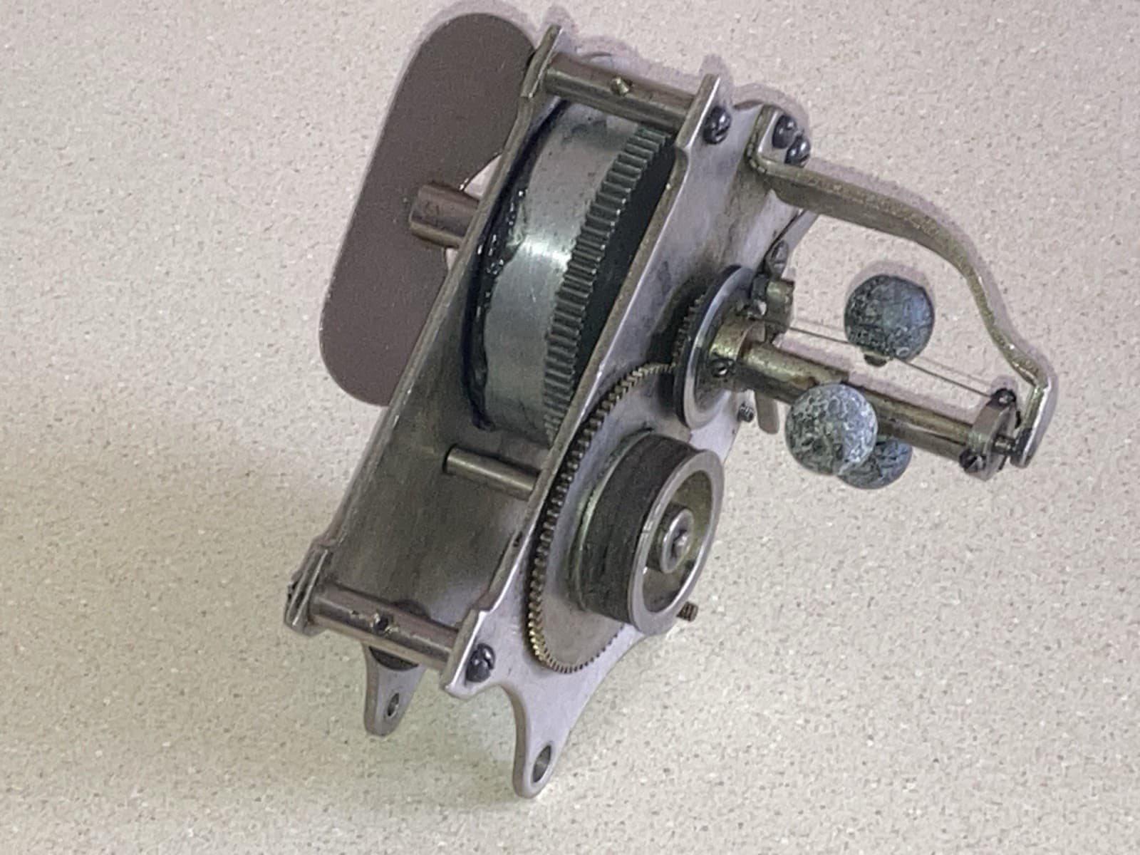 Rebuilt Columbia ‘Q’ Cylinder Phonograph Motor-New Main Spring, with Winding Key 5