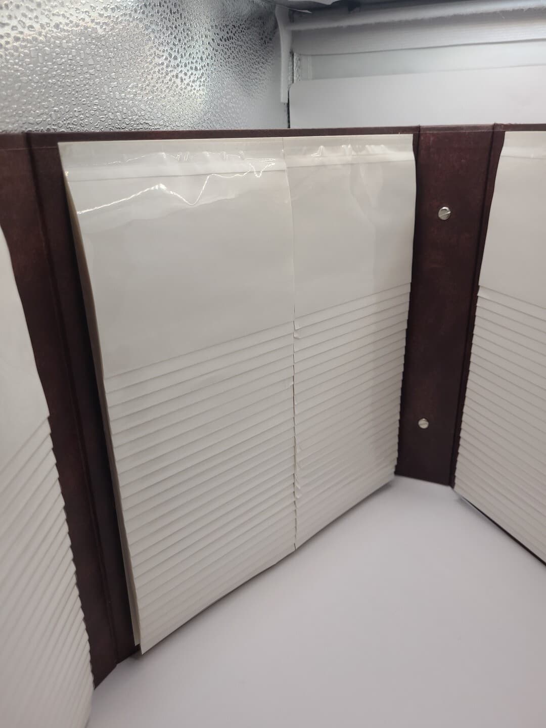 Vintage Photo Album Briefcase with Handle and 200 Phot Slots Faux Leather 5