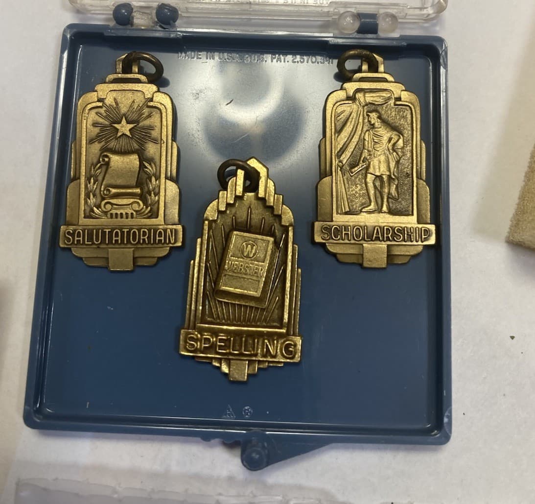 LOT OF 16 Lapel Pins BALFOUR,WINGS,TN TROOPER,'96 SHRINER,USA,PRAYING HANDS,MORE 3