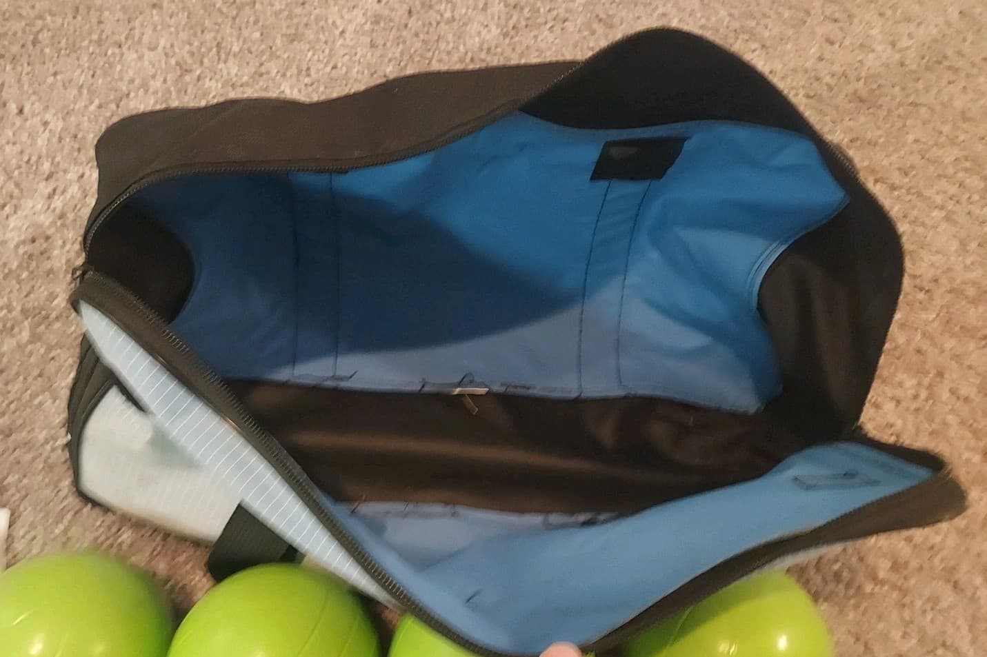 HALEX Bocce Ball Set Of 8 Large Balls & Pallina Target Ball With Carry Case 4