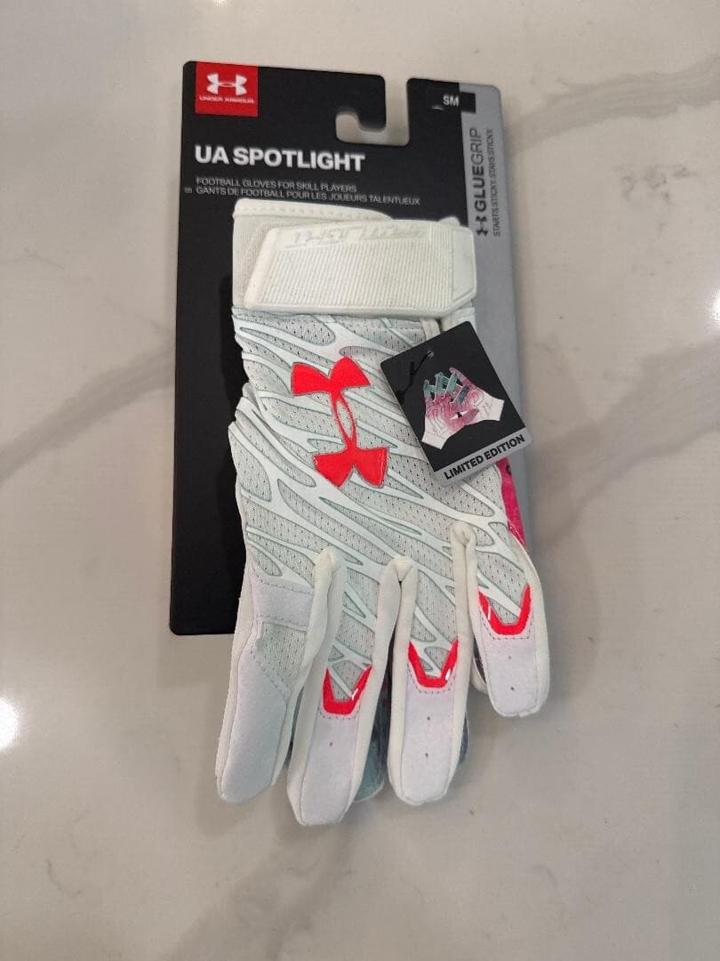 Under Armour Spotlight Football Gloves Limited Edition Sizes S,LG,XL MSRP $50