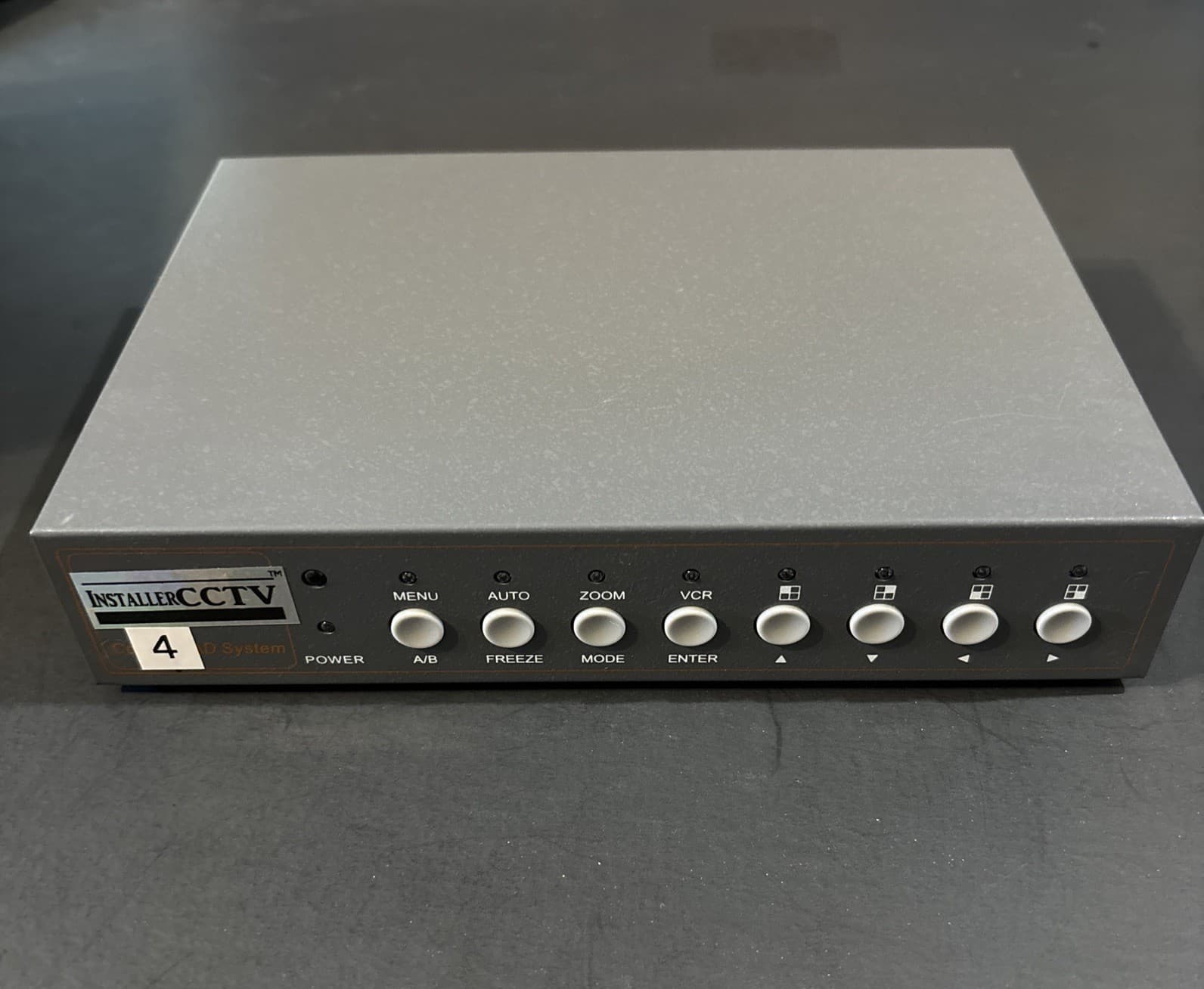 InstallerCCTV Video Quad Color 4CH Multiplexer 2 BNC Output