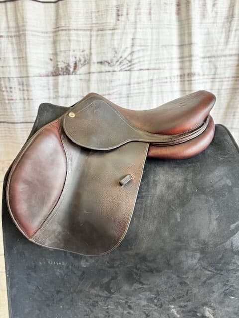 CWD 17 Inch Close Contact Saddle
