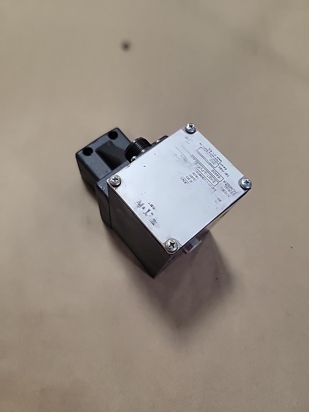 EATON-VICKERS EHST-3-FVF-40 Pressure Relief Valve, Used, Free Shipping 4