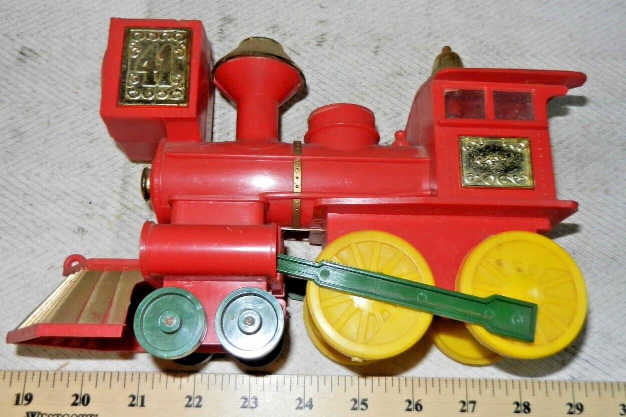 Marx 41 Spotlight Limited Toy Locomotive Flashlight - Red + Yellow + Gold 2