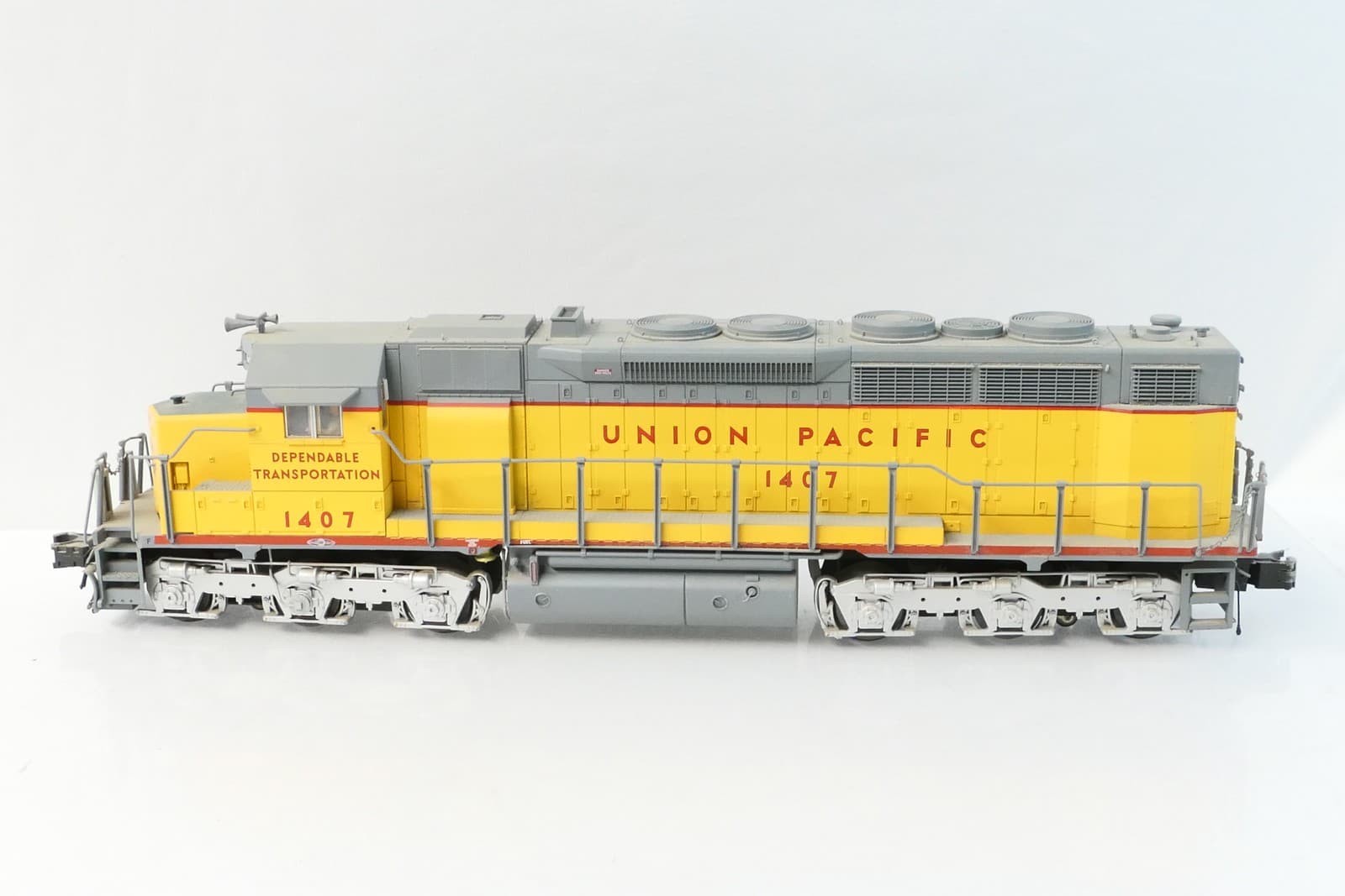 Atlas 6812-2 O AC Union Pacific 1407 EMD SDP-35 Diesel Locomotive (3-Rail) #1407 4