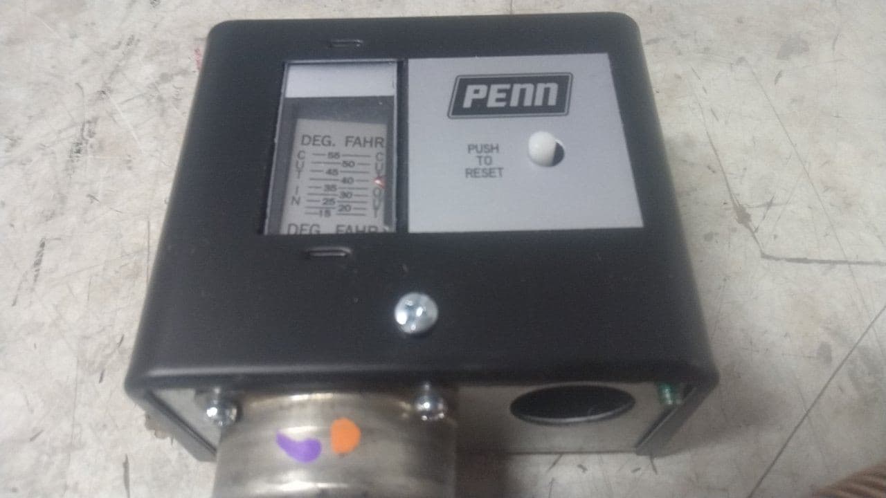 Johnson Controls A70HA-1C 120 to 600VAC Line Volt Mechanical Tstat 3