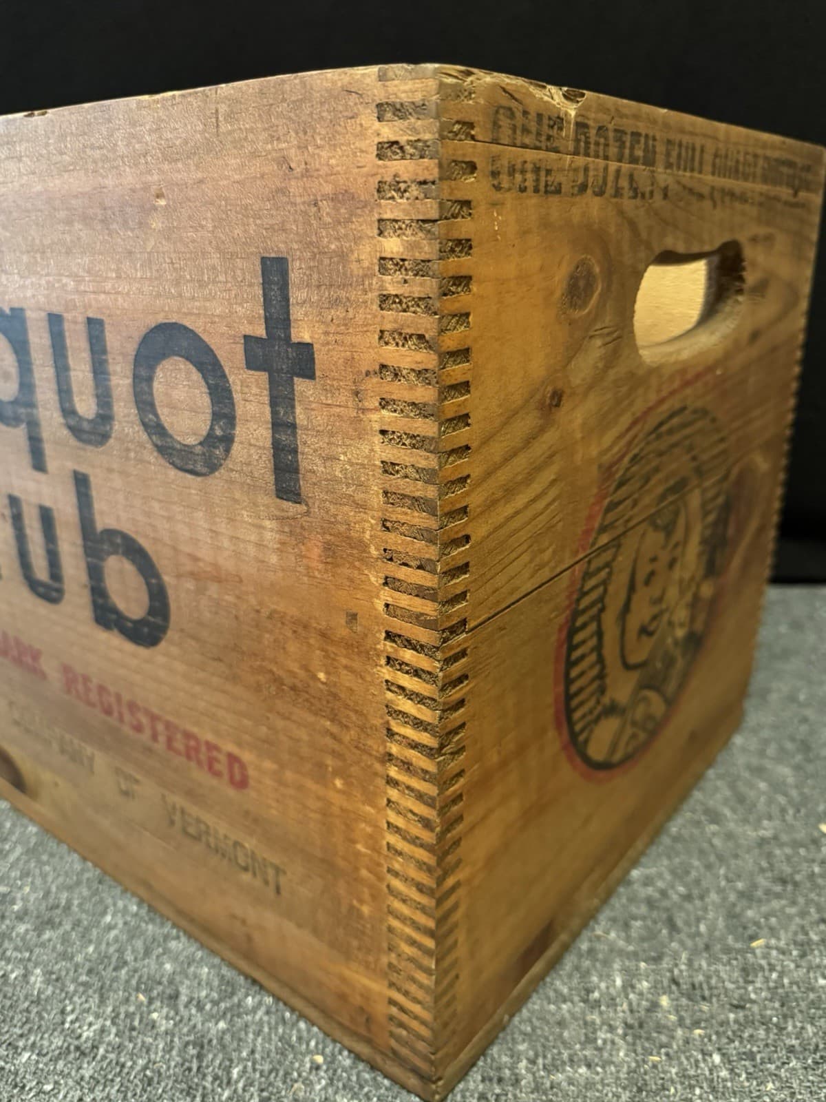Vintage Clicquot Club Wood Crate Dovetail Early Soda Box 16.75x12.5x12.75 VT 3