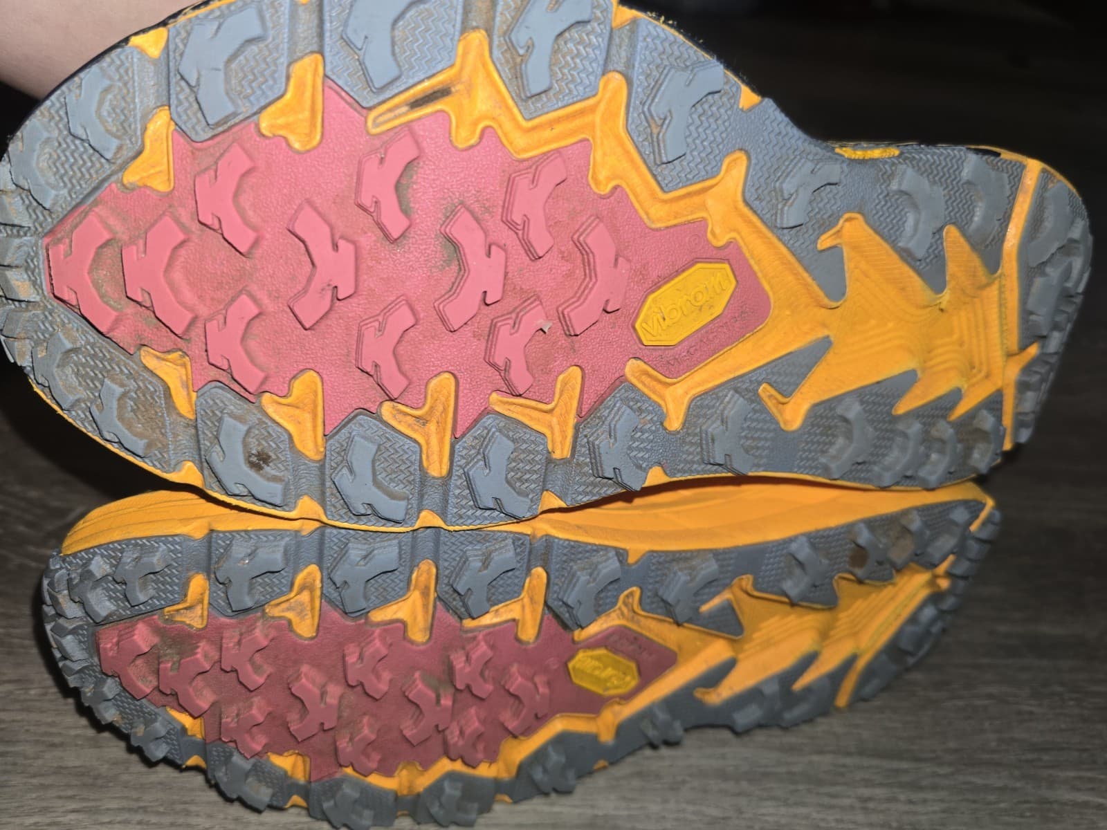 Hoka Speedgoat Mid 2 Goretex Waterproof Hiking Trail Running Shoes Sz 9.5  5