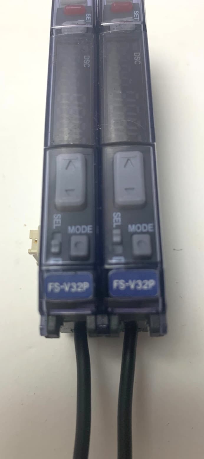[Lot of 2] Keyence FS-V32P Photoelectric Fiber Optic Amplifiers 2