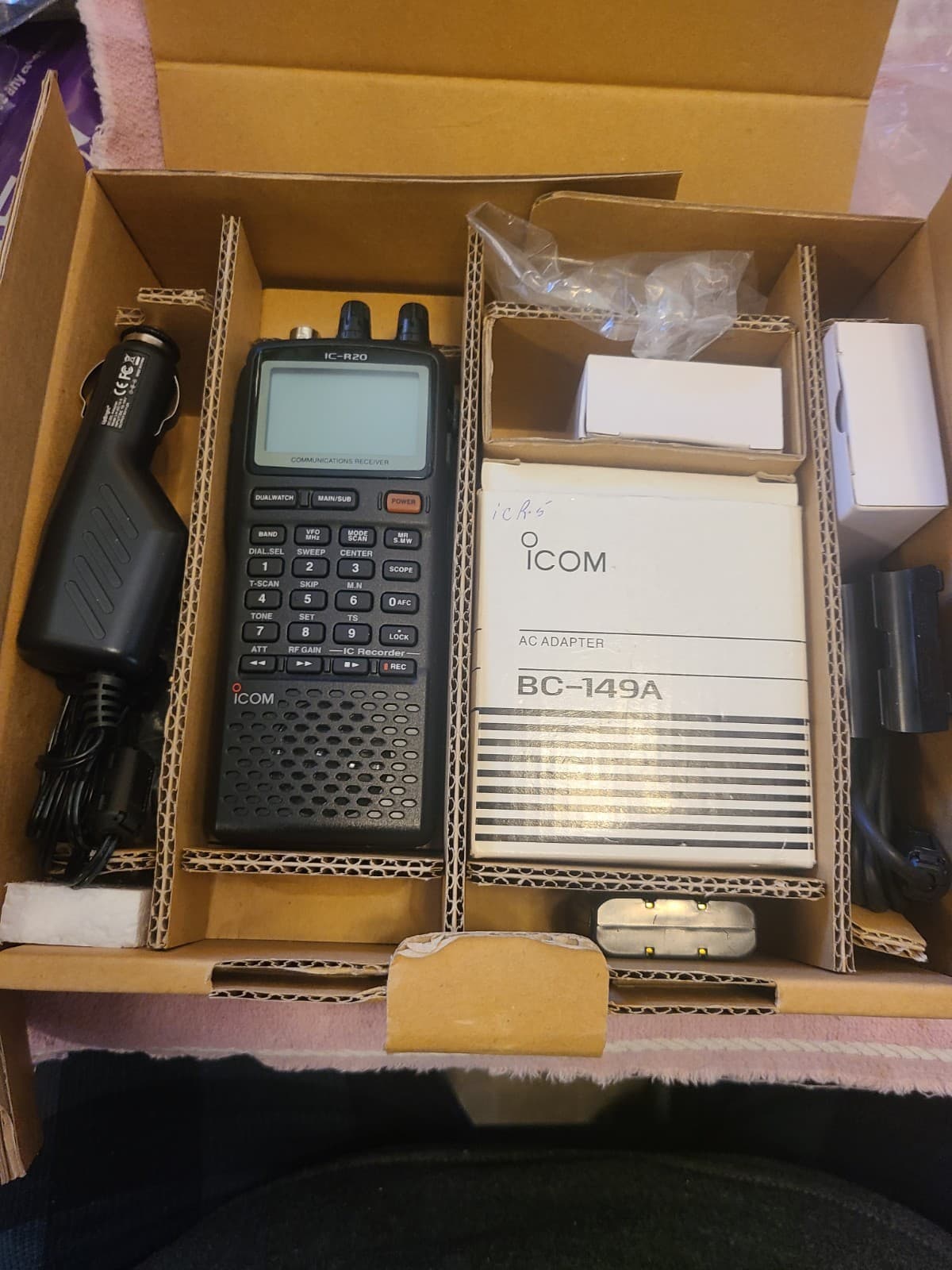 ICOM IC-R20 Handheld Communications Receiver with software