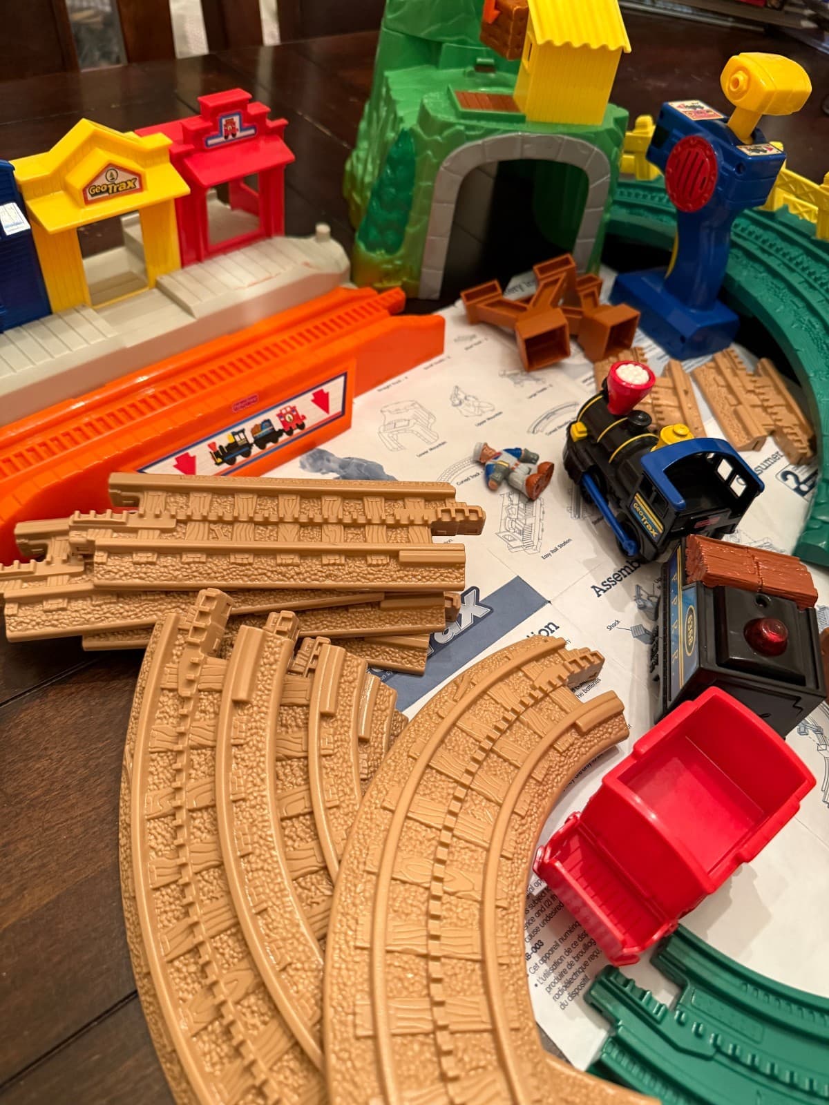 FISHER PRICE GeoTrax Remote Control Timbertown Railway Train Set Complete 2