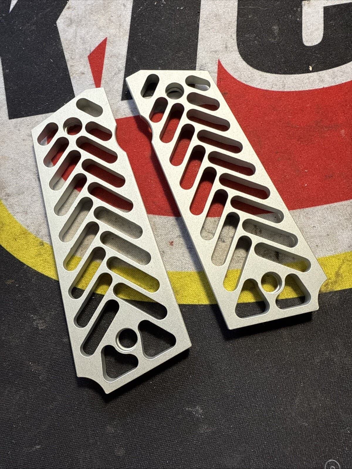 paintball autococker aluminum fish net grips 2