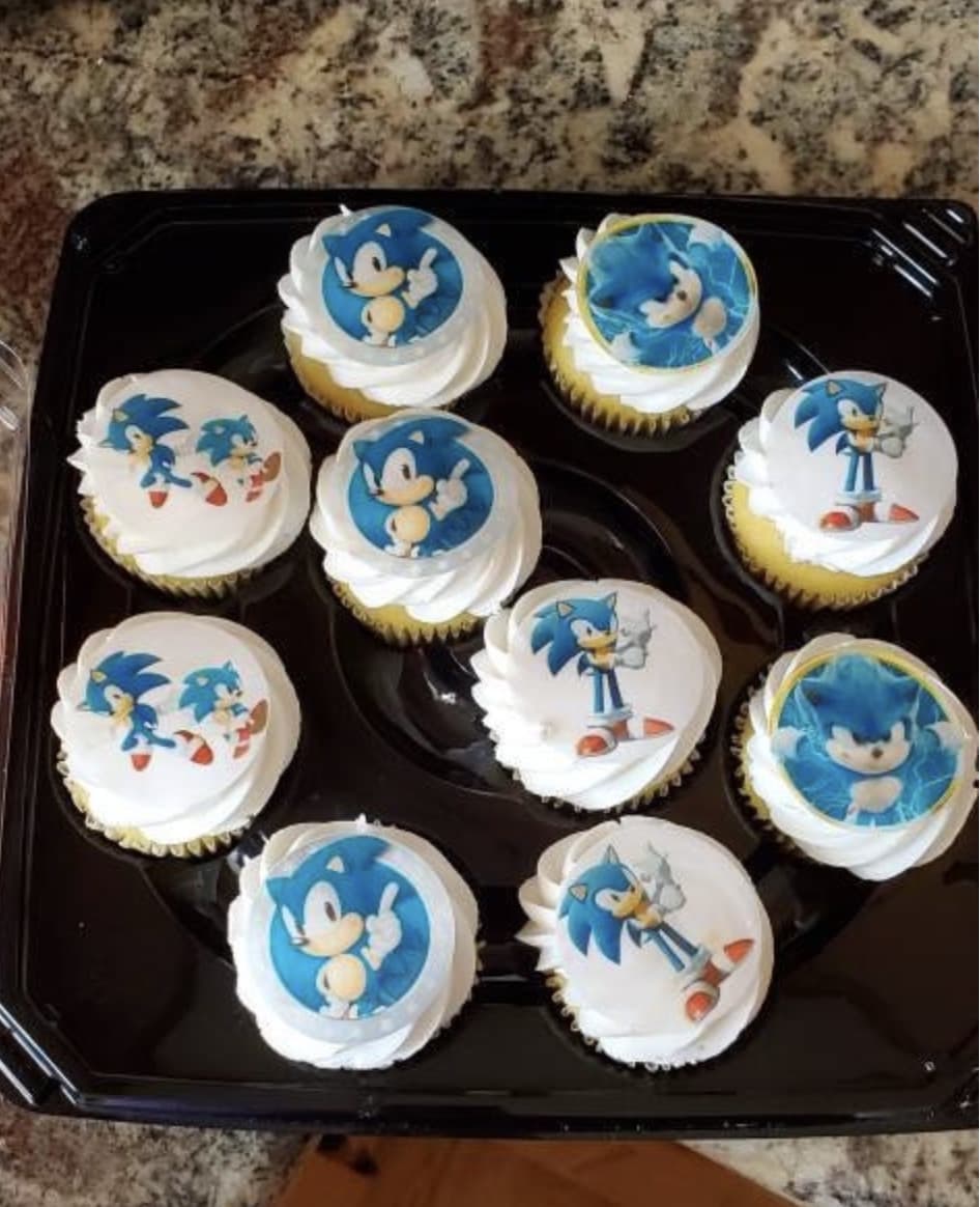 12 Sonic Hedgehog, edible paper, cupcake cookie toppers CHOOSE SIZE ❤️ 4