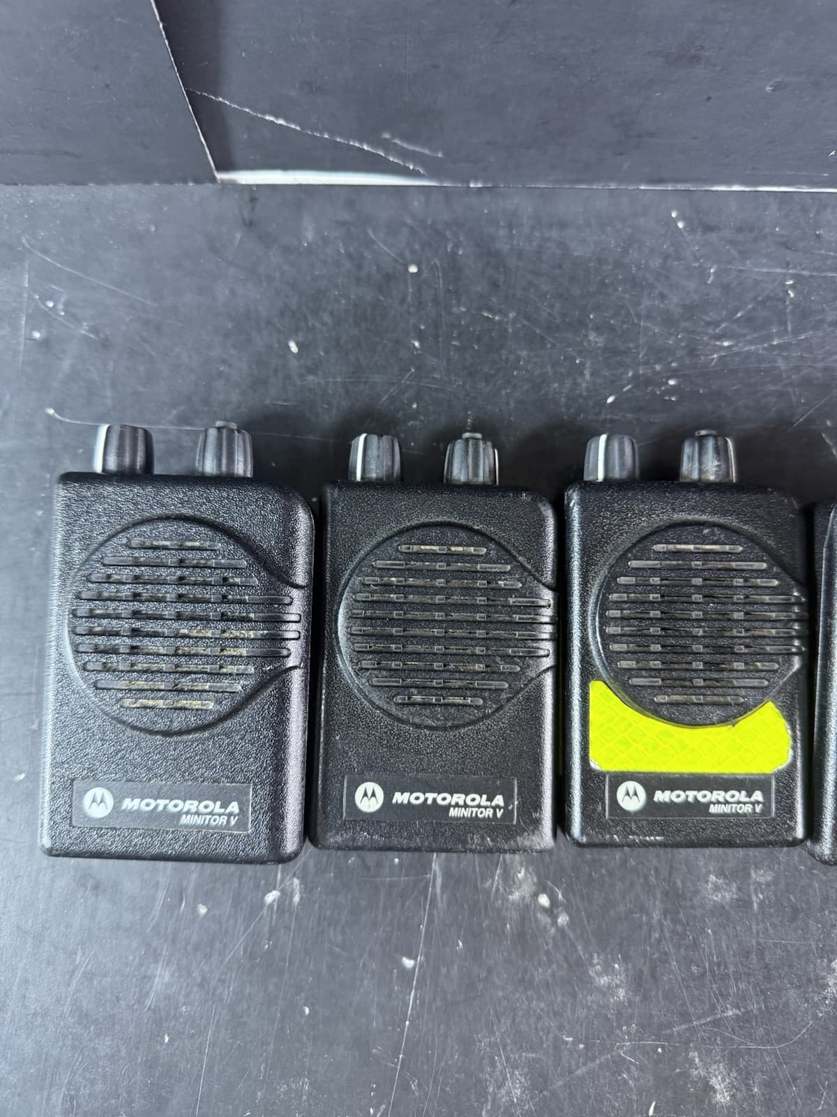 LOT OF 21 Motorola Minitor IV (5)/V (16) Pagers w/Accessories READ 2