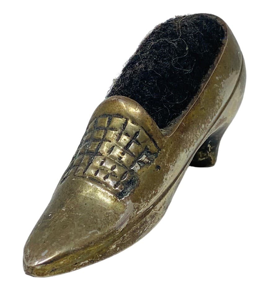 3-1/2” ANTIQUE METAL SHOE PIN CUSHION, TARNISH, AS IS 3