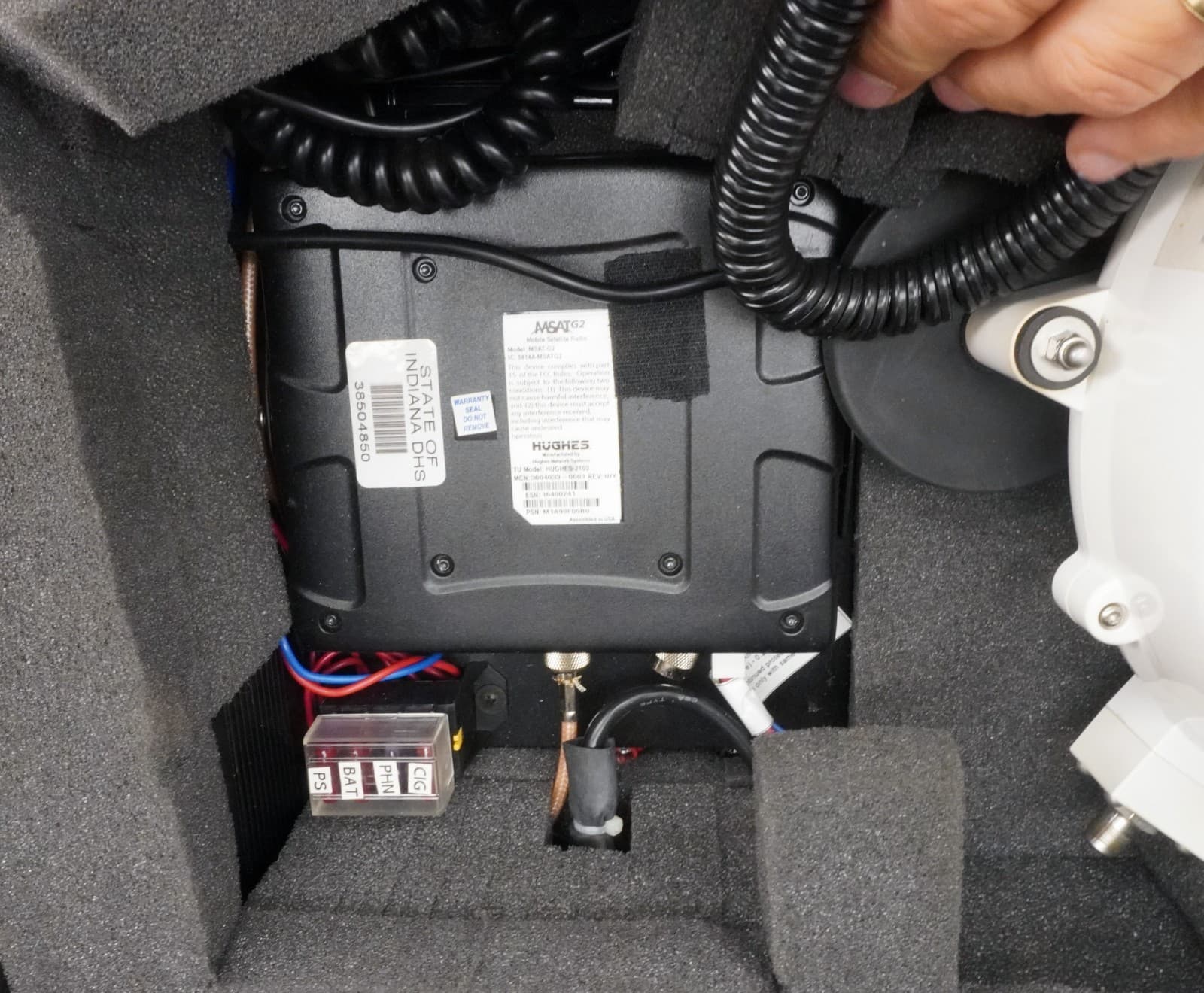 Hughes MSAT G2 Mobile Satellite Radio SKY based DT-220 handset in Pelican case 5