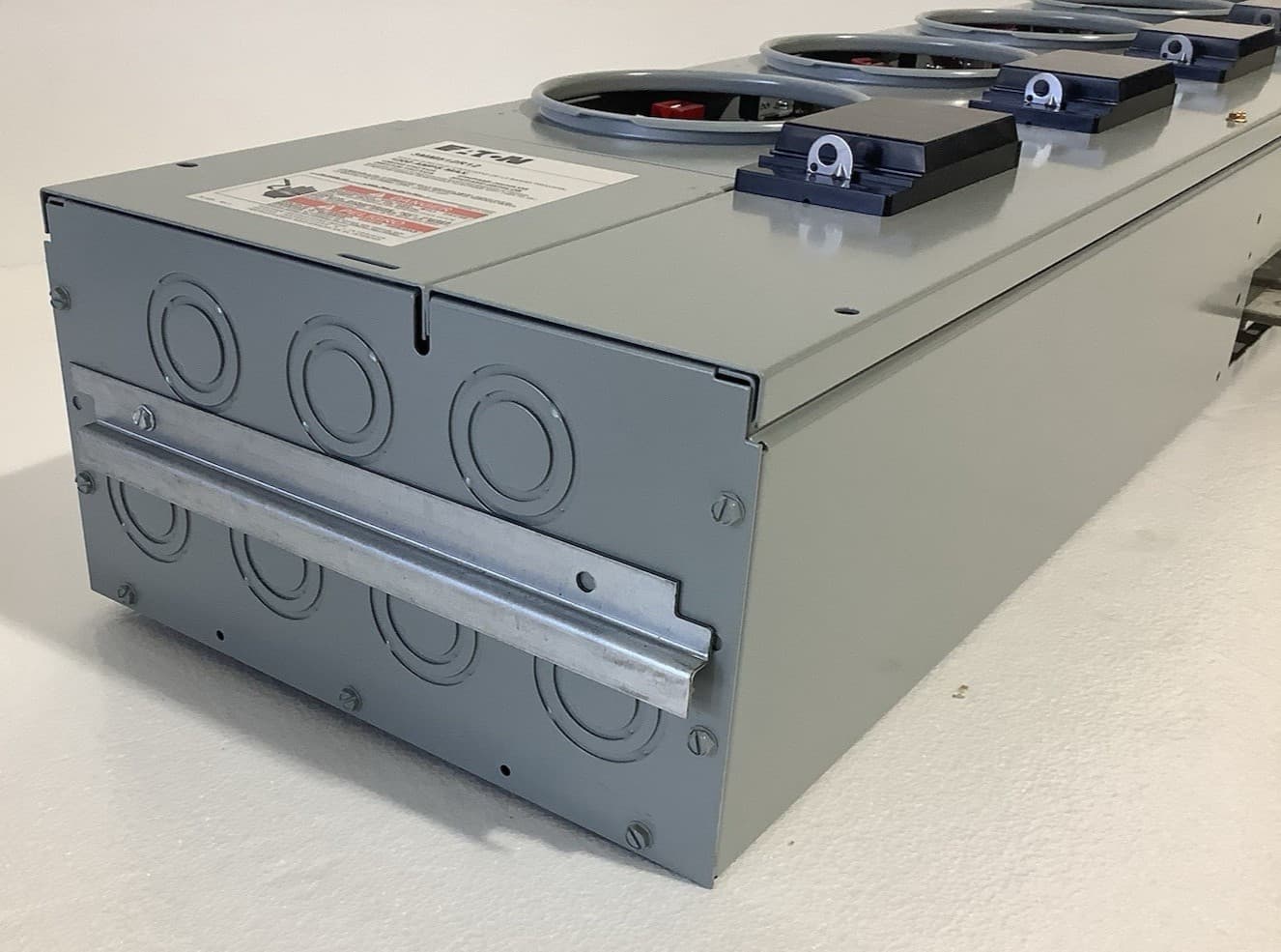 Eaton 3MM512R12 1200A Multiple Meter Residential 5 Meter 125A Ring Type 3 Phase 4