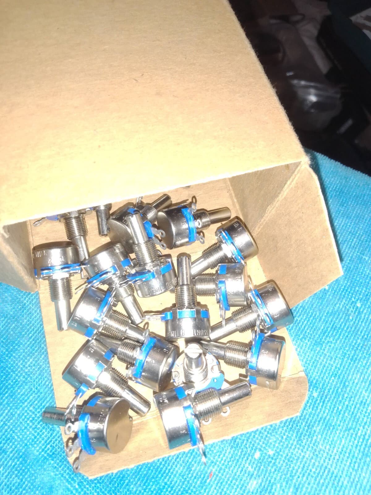 (2) NOS CTS MINI POTENTIOMETERS - 1 M OHM  - SERIES 550 - LINEAR TAPER - CERMET