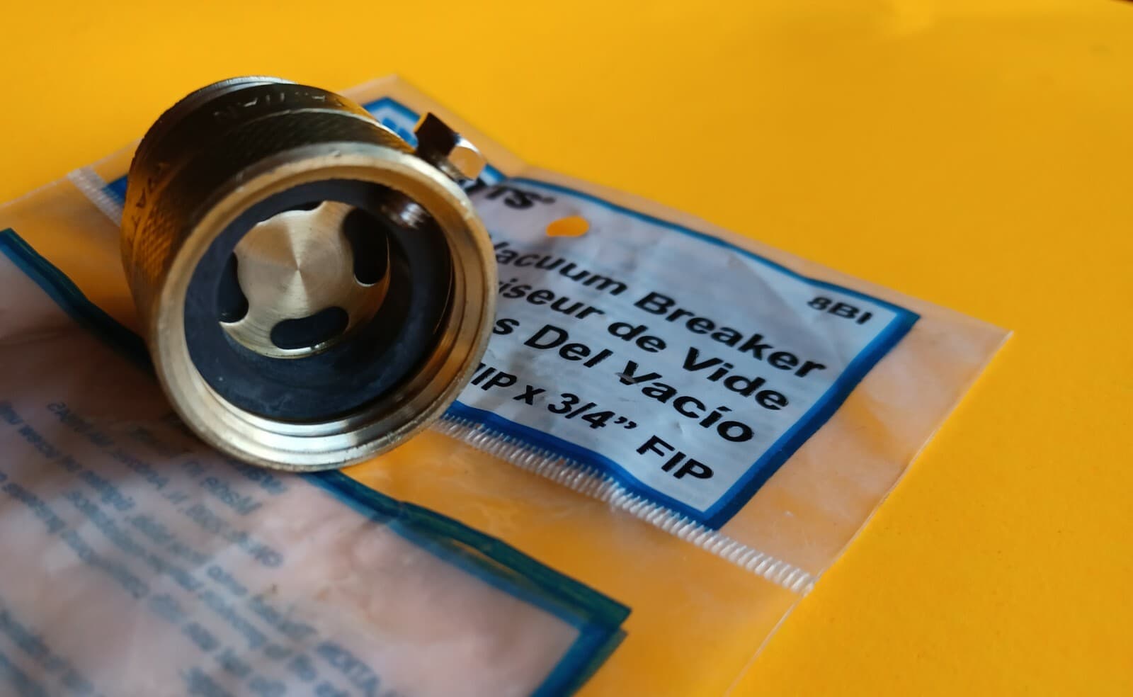 ( Lot of 4 ) WATTS  3/4" Brass Hose Vacuum Breaker #8B1, 6LL80 3