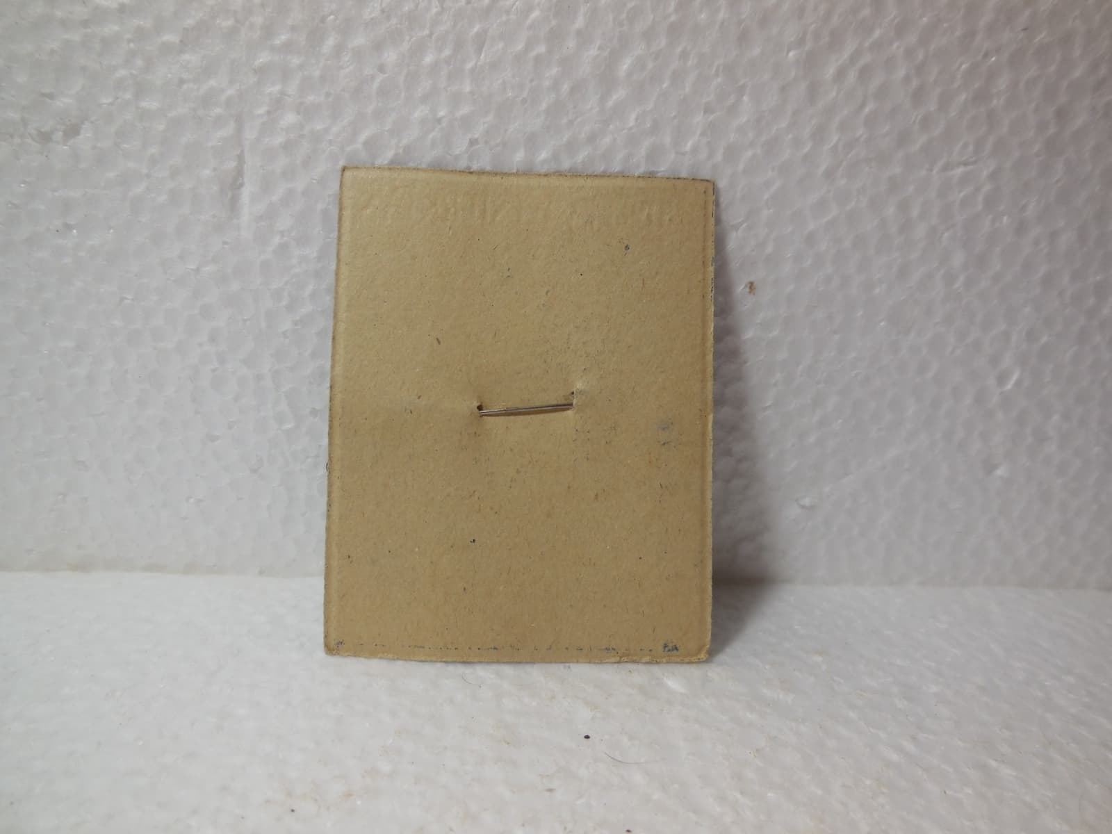 A VINTAGE INDIAN IN HEADDRESS NOVELTY WESTERN PIN MADE IN JAPAN NOS 2