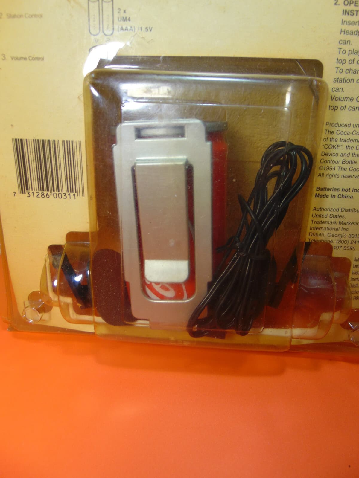 Coca-Cola Can FM Radio, Turns On! - Original Package With Batteries 4