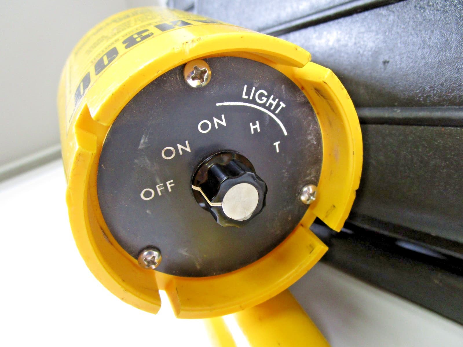 BIERER ANALOG VOLTAGE DETECTOR VDAH300 TOOL 0-300k V PHASE TO GROUND VOLTAGE 4