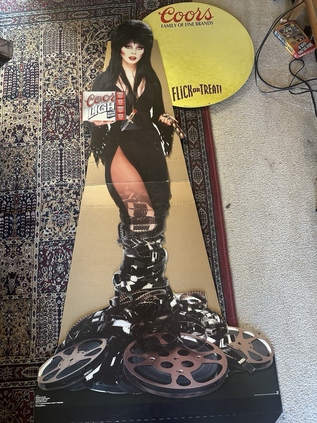 NOS VINTAGE ELVIRA MISTRESS OF THE DARK COORS LIGHT FLICK OR TREAT 6' STANDEE
