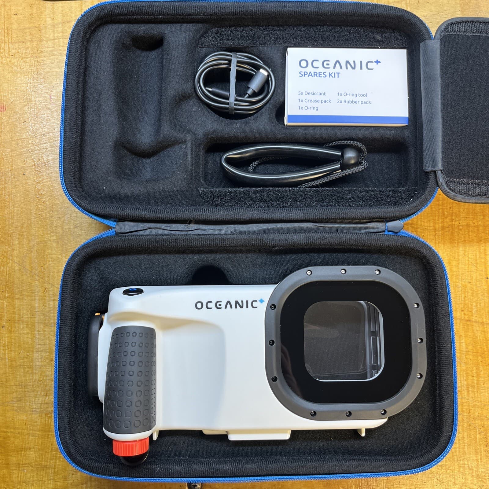 Oceanic+ Dive Housing for Apple iPhones - Underwater Camera/Computer 04.1900