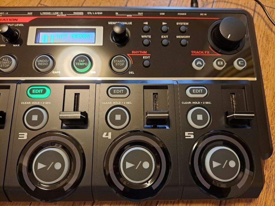 Boss RC-505 Loop Station Phrase Recorder Keyboard Effect Workstation Table top 5