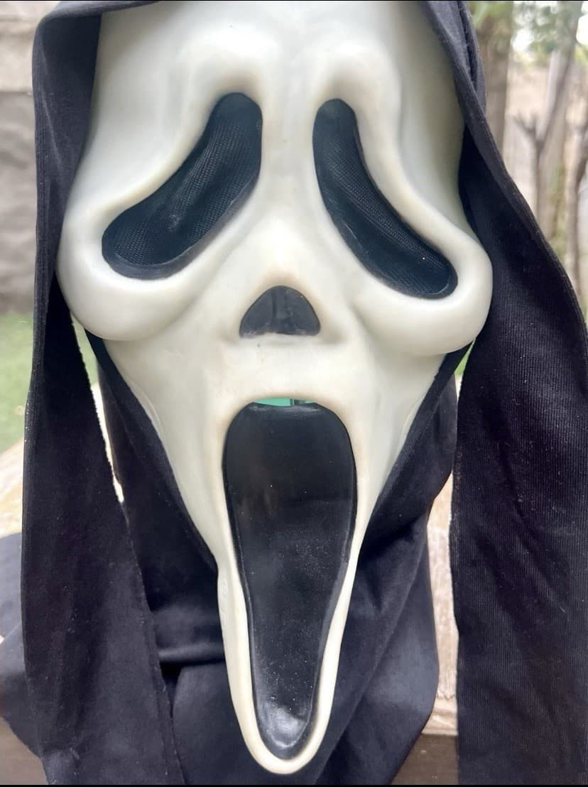 Scream Ghost Face Mask Gen2 Fun world Div Glow In The Dark 3