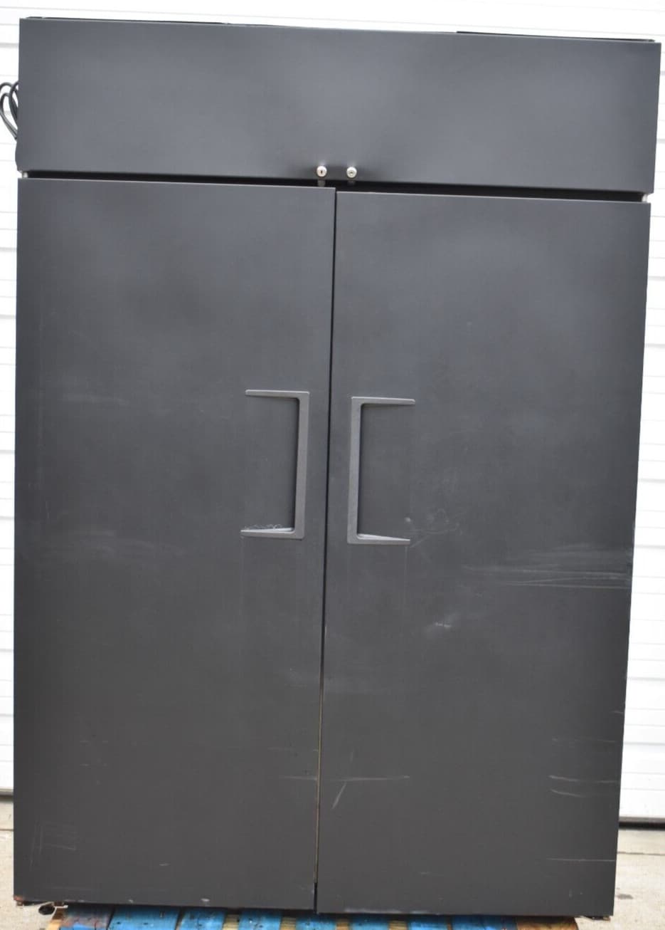 TRUE GDM-52TM-RL-LD BLK PASS THRU GLASS DOORS REFRIGERATED MERCHANDISER 5