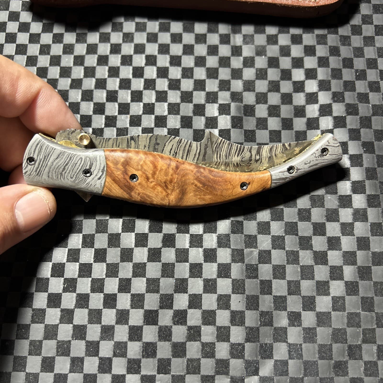 HTK-207 Damascus Steel Custom Handmade Fold Knife/Olive Wood Handle, With Sheath 4