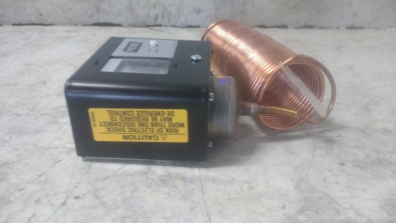 Johnson Controls A70HA-1C 120 to 600VAC Line Volt Mechanical Tstat 5