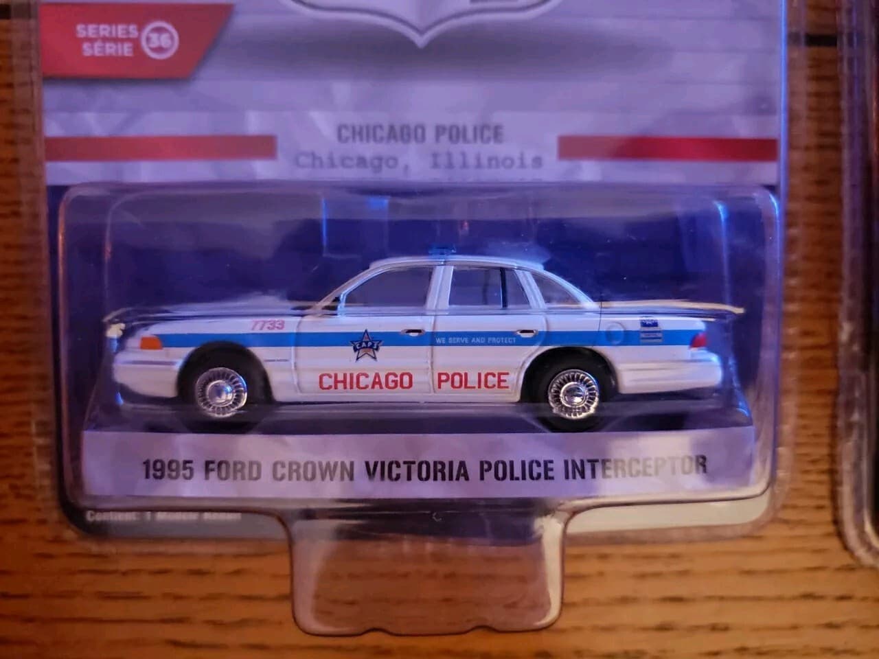 2 Greenlight Hot Pursuit Chicago Police Car Crown Victoria / Interceptor Utilit  3
