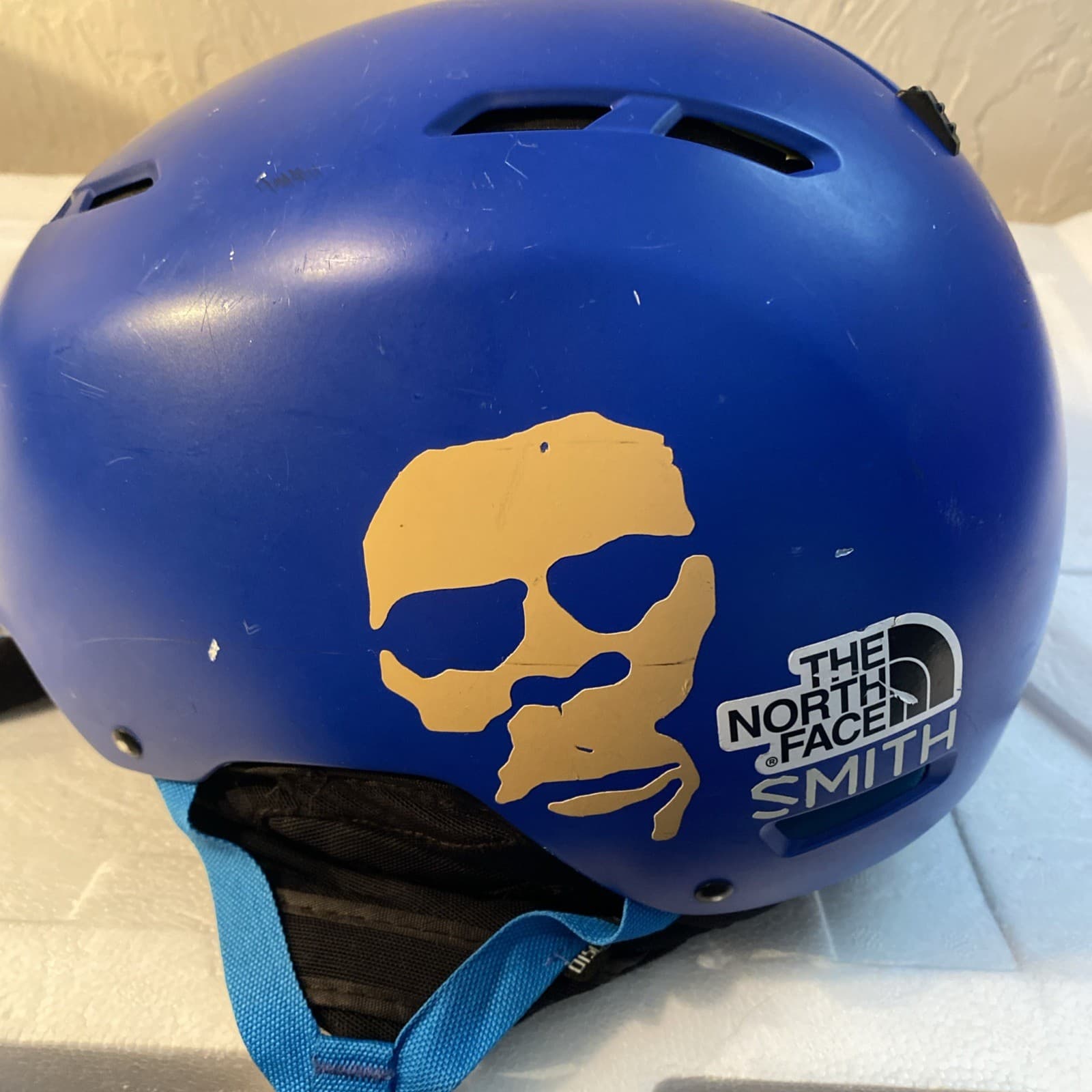 Giro Discord Royal Blue EN 1077 Ski Snowboard Helmet  Slide Vent