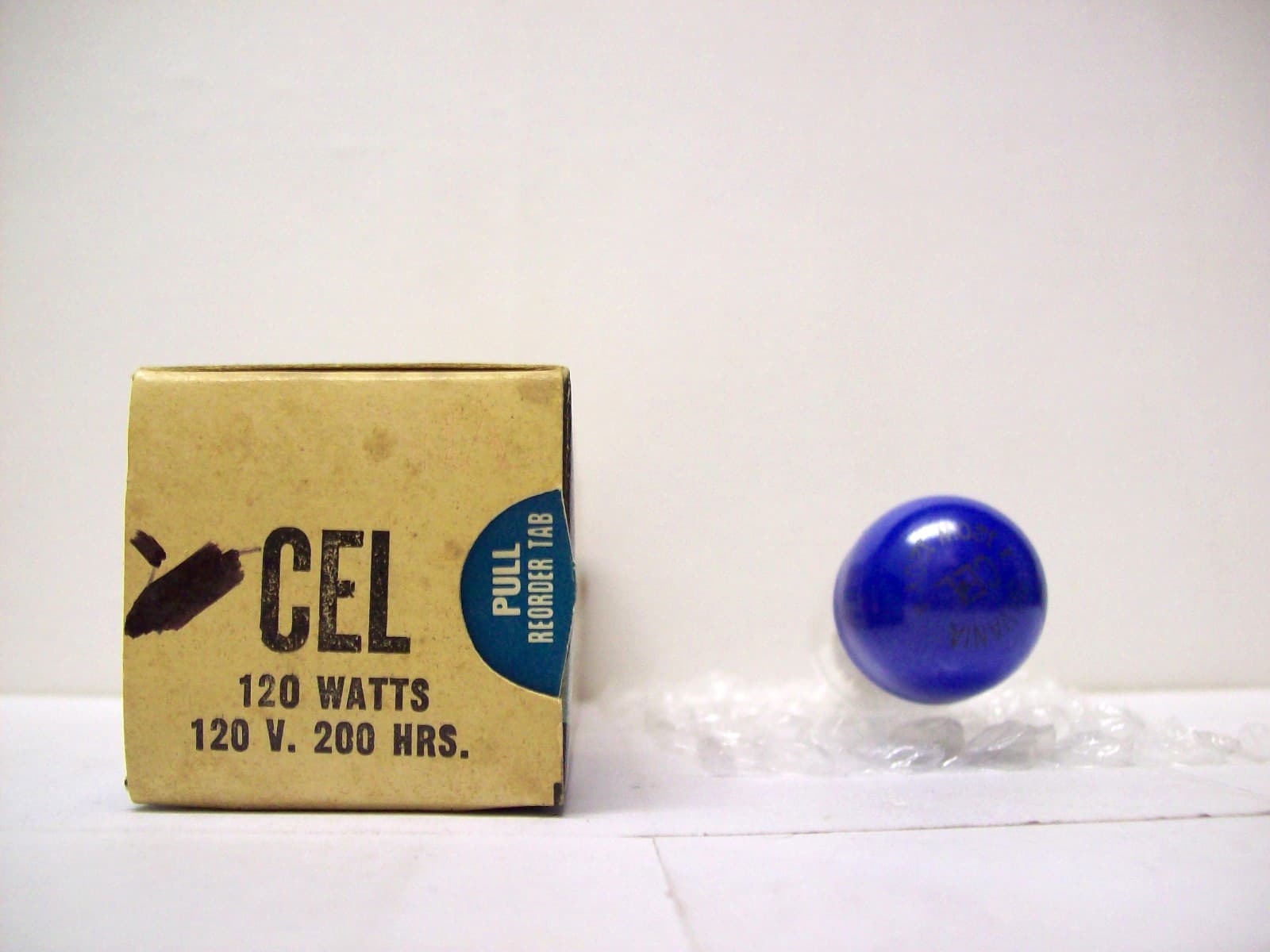 CEL Projector Projection Lamp Bulb 120V 120W SYLVANIA AVG. 200-HR LAMP LIFE