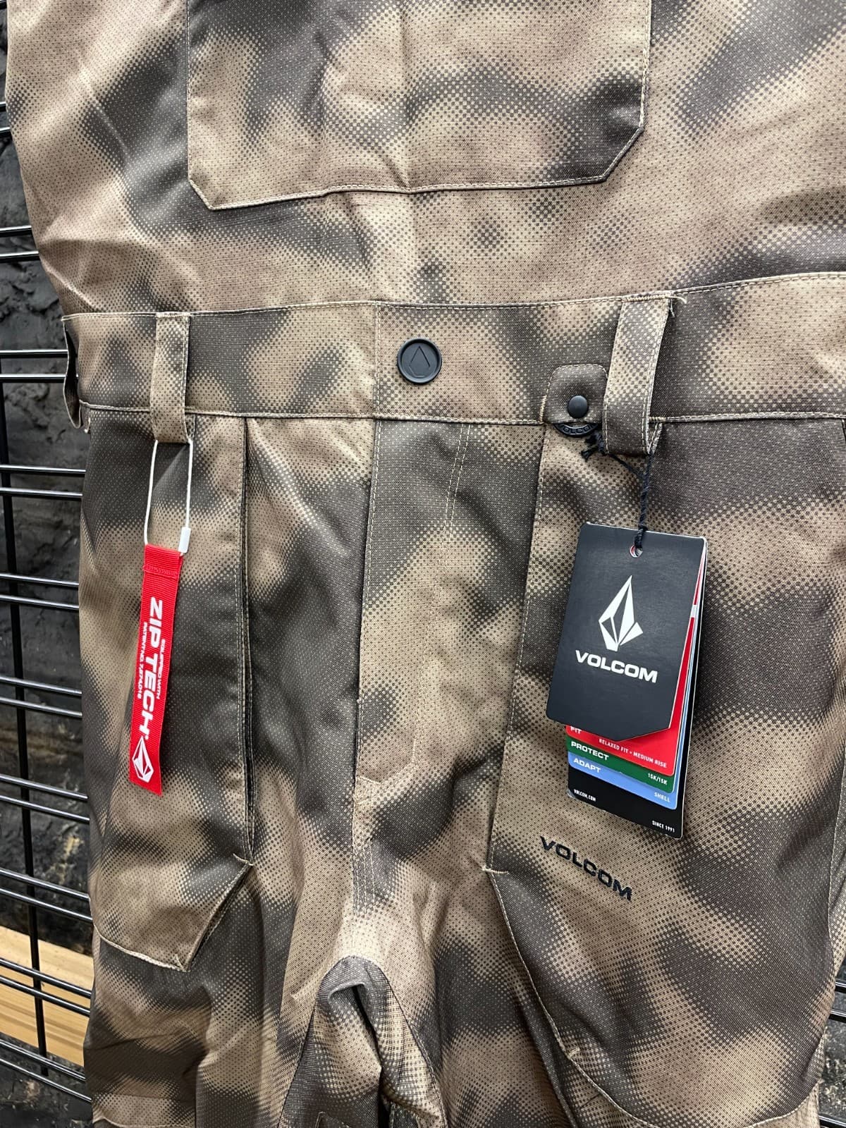 Volcom Mens Roan Bib Overall Camo 3