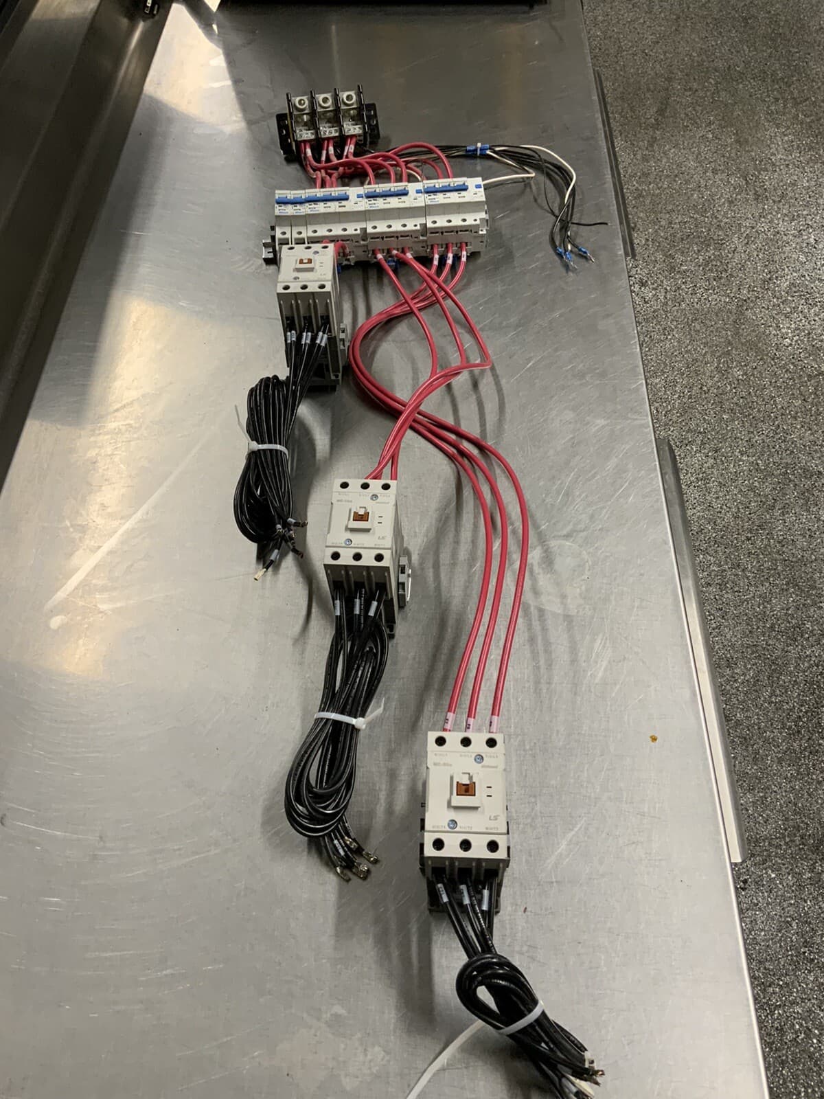 Baxter Electric Circuit breaker and contactor connection for OV500E Double Oven