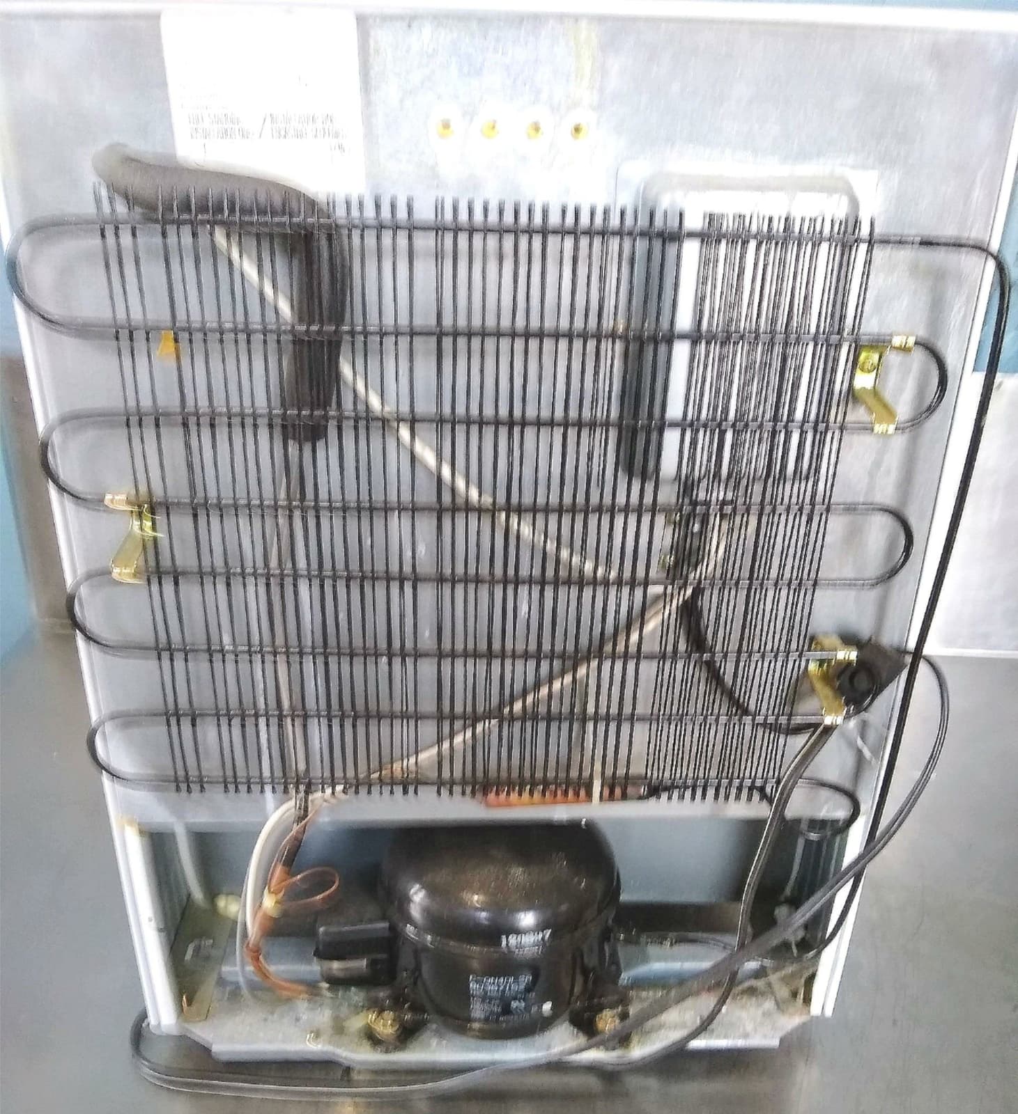 BRAND NEW SANYO SR-256W UNDERCOUNTER FRIDGE INSIDE ORIGINAL BOX FREE SHIPPING 6