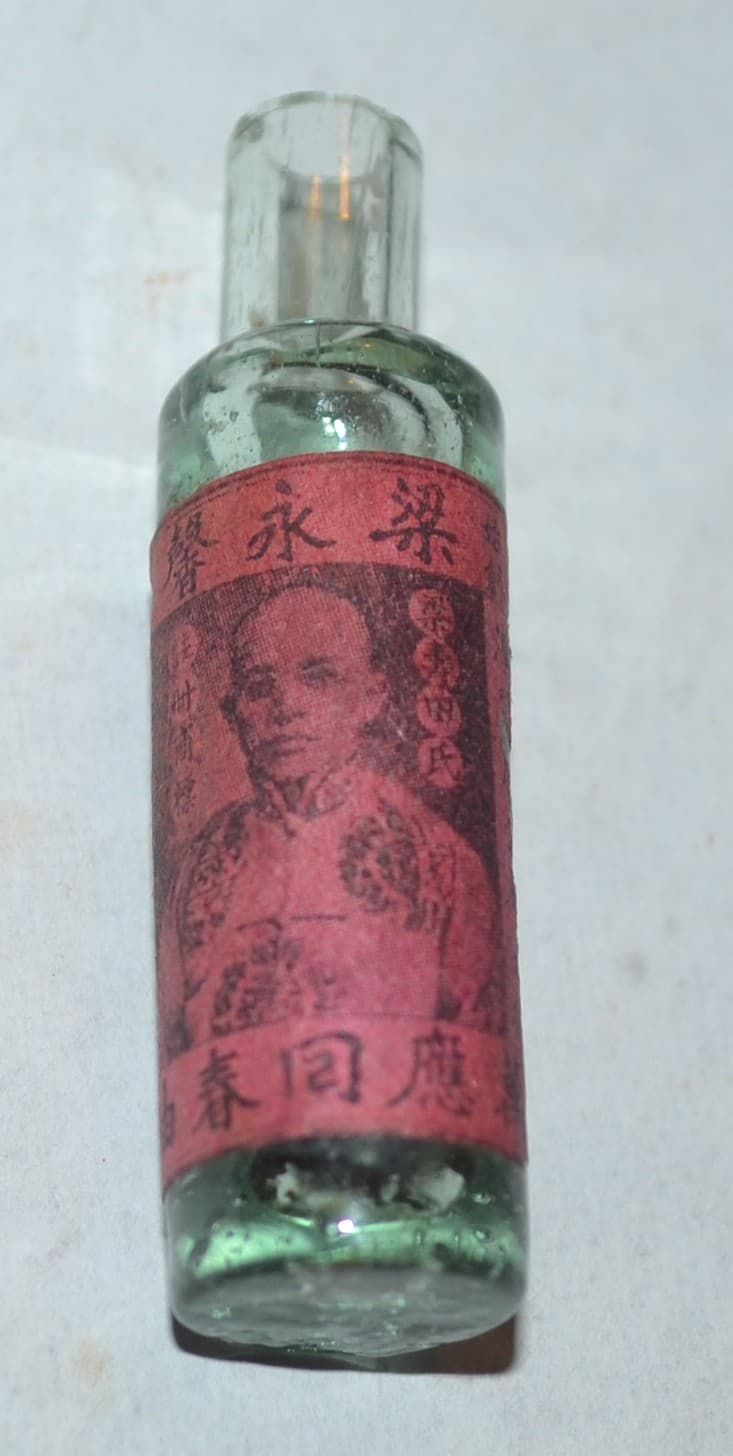 4 Old Chinese Medicine Bottles Original Labels China Hong Kong Cholera Remedy 5