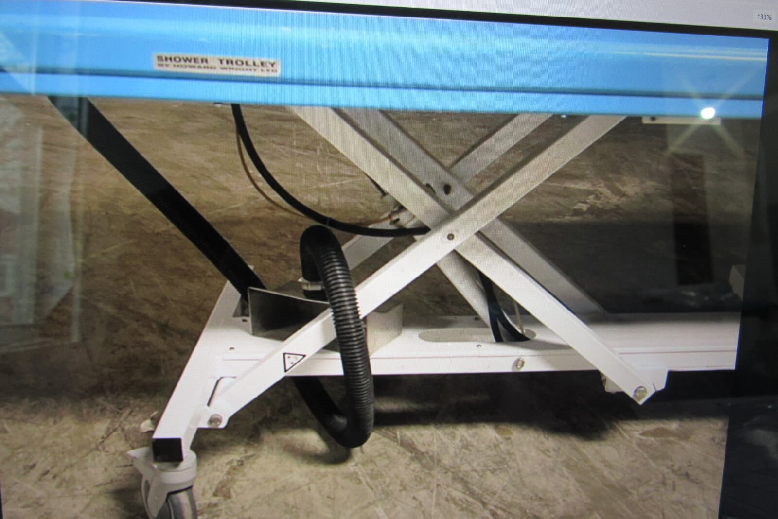 Howard Wright Bath Shower Trolley Bed Manual Hospital Grade Working Up & Down 4