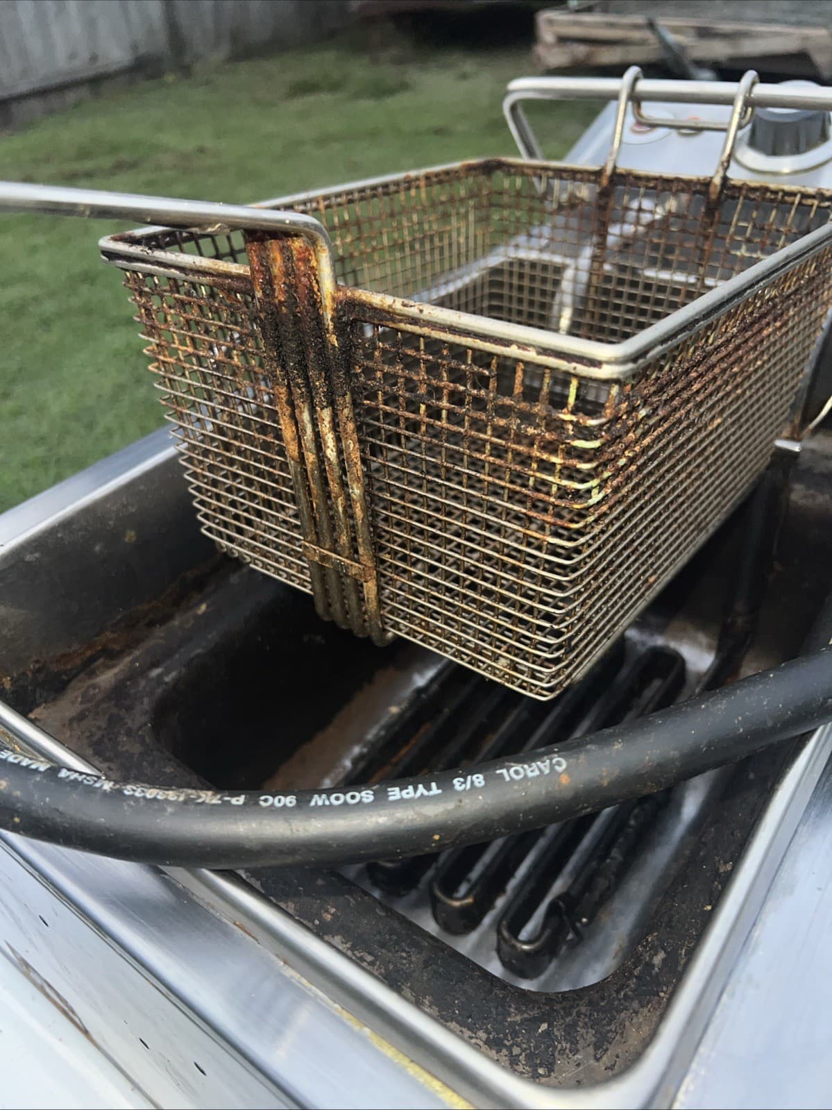 Wells F-49 Countertop 15lb Low Wattage Single Basket Electric Fryer -needs clean 4