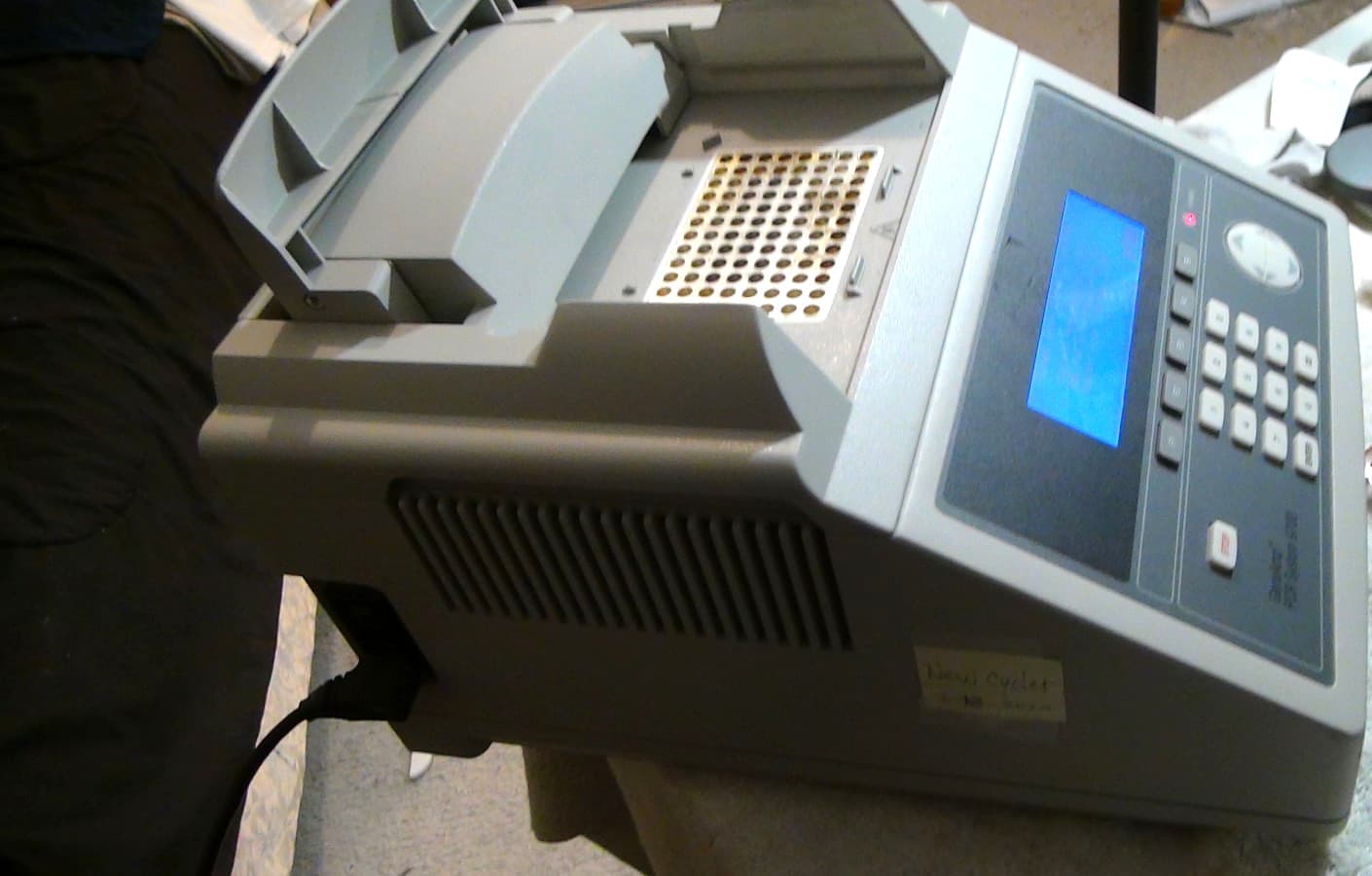 Applied Biosystems ABI Geneamp PCR System 9700 Gold 96 Well Block Works N8050200 4