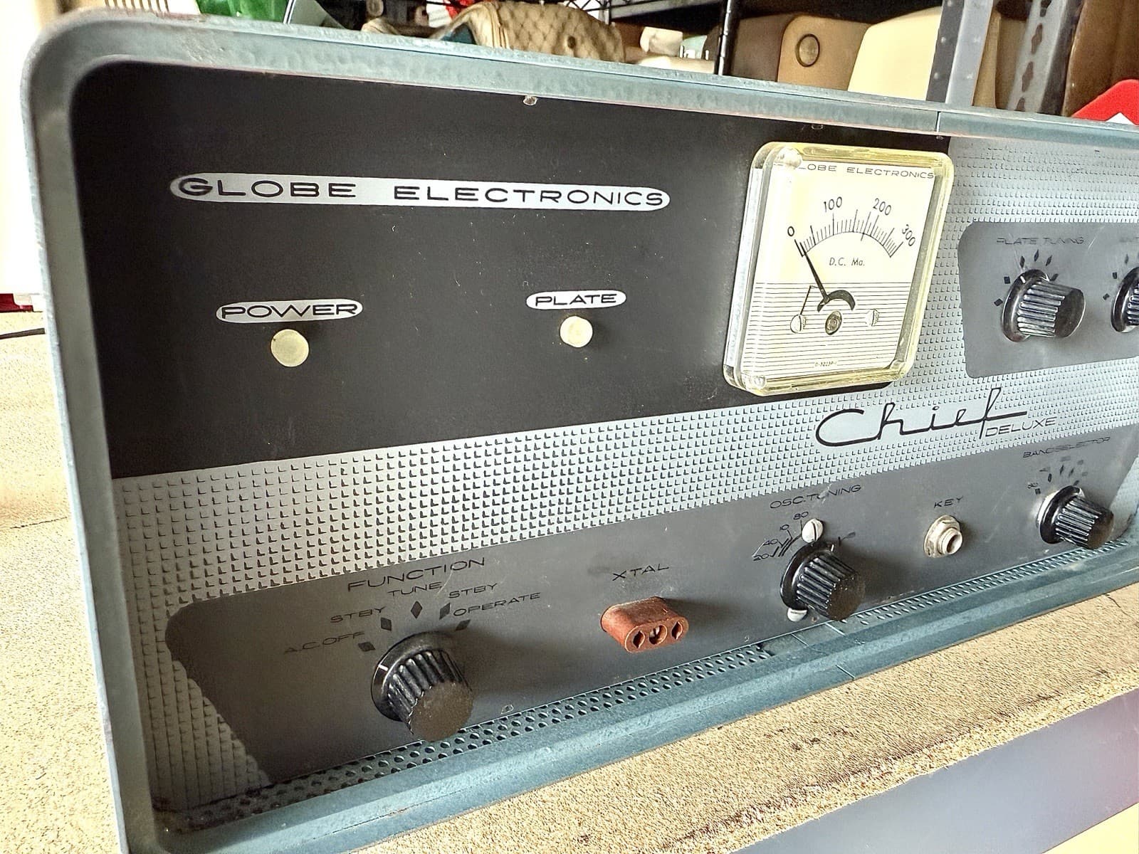 GLOBE ELECTRONICS CHIEF DELUXE  Tube Transmitter 3