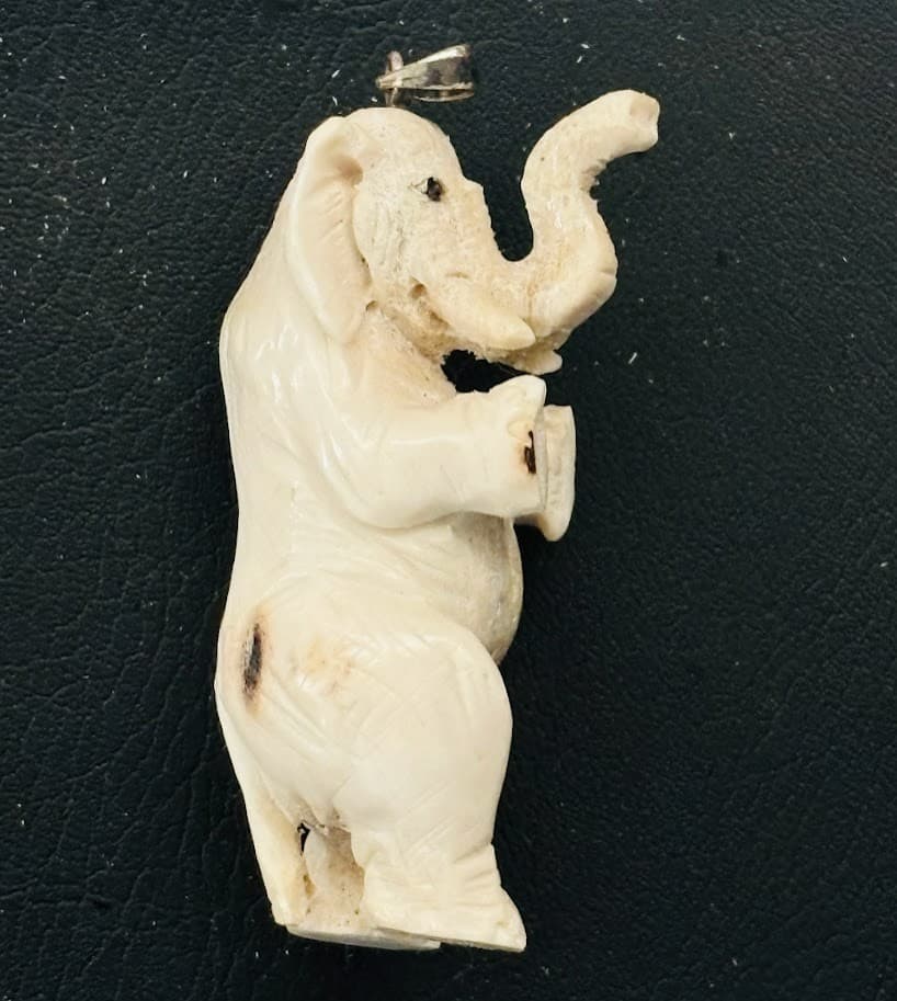 Bali Indie Custom Carved Bone Shed  ELEPHANT Figurine Figure KEYCHAIN Charm 3