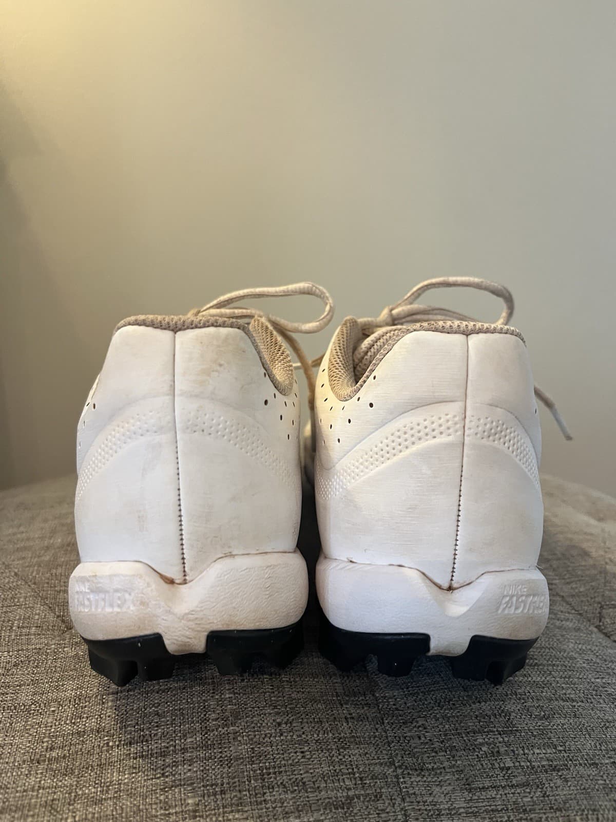 Women’s 7.5 Nike HyperDiamond 4 Softball Cleat White Black 5